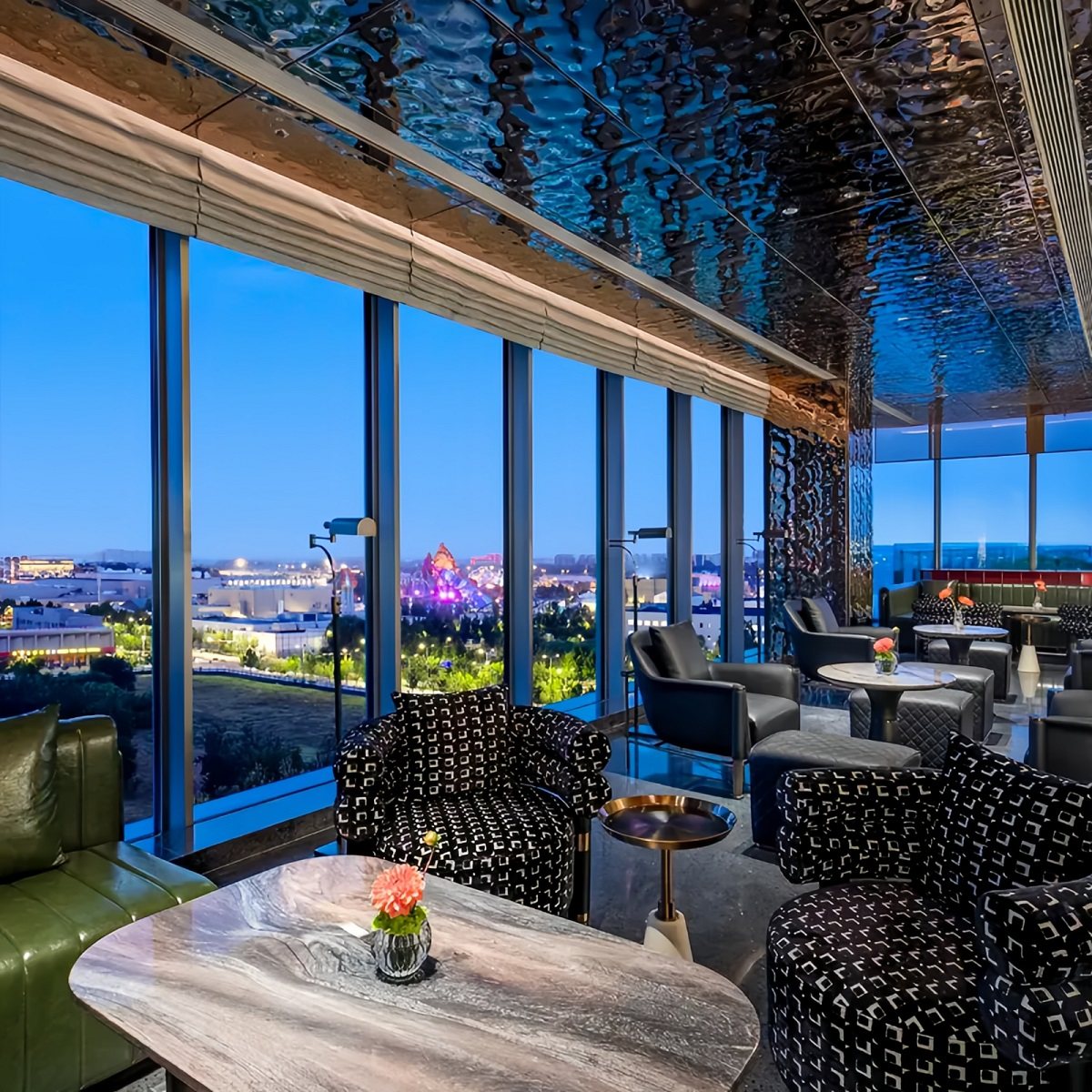 直通环球影城丨3天2晚北京通州皇冠假日酒店 高级大/双床 2早丨超大床深泡浴缸