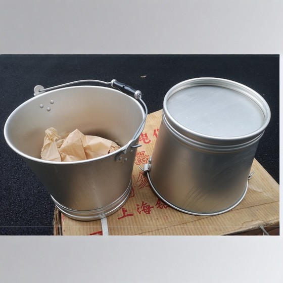 
Genuine old stock of 1970s brand new anticorrosion alumina 15-liter bucket integrated die-cast lightweight and durable aluminum bucket