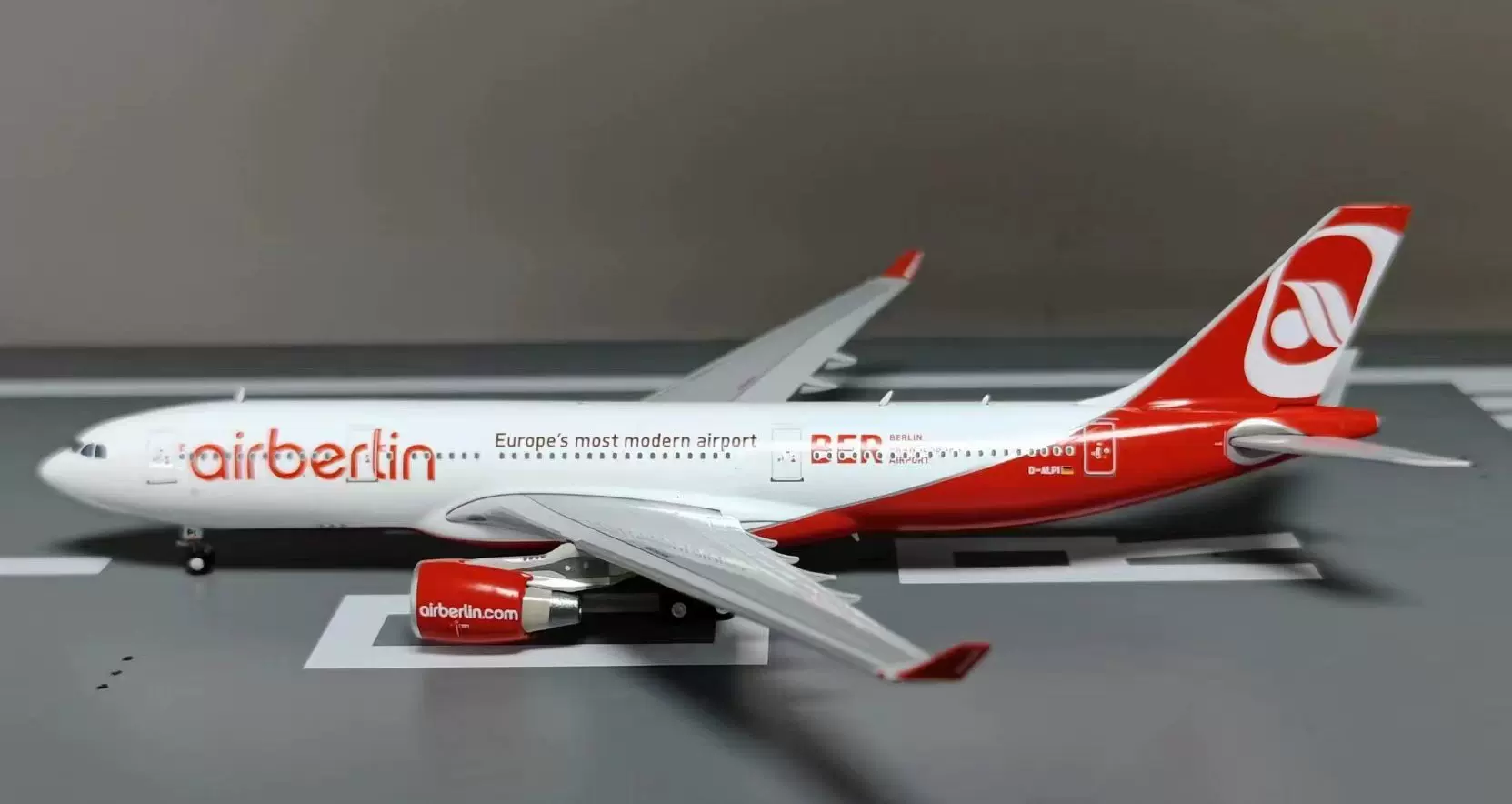1:200 A330-200 model Air Berlin 1:250 A350 lufthansa Skyup