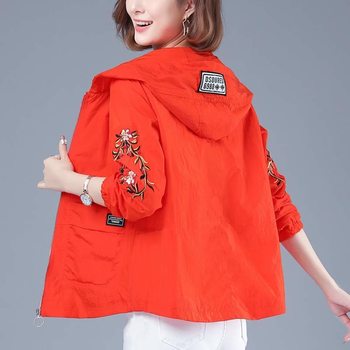 Spring short jacket breathable middle-aged sunscreen shirt mother suit
