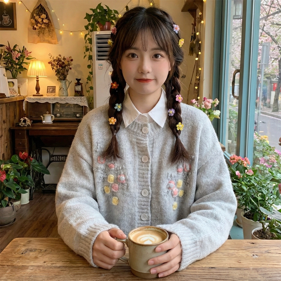 
Japanese soft girl Mori women's style heavy industry three-dimensional crochet embroidery loose round neck long sleeve knitted cardigan sweater jacket women