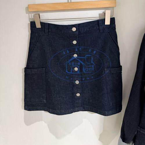 Hong Kong counter purchasing agent agnes b. Classic buttons and versatile denim skirt with side pockets 25 spring and summer women's clothing
