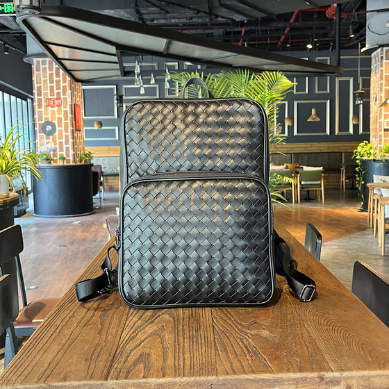 
2023 New Backpack Men's Large Capacity Casual Travel Business Backpack Woven Fashion Trend Short Distance Duffel Bag