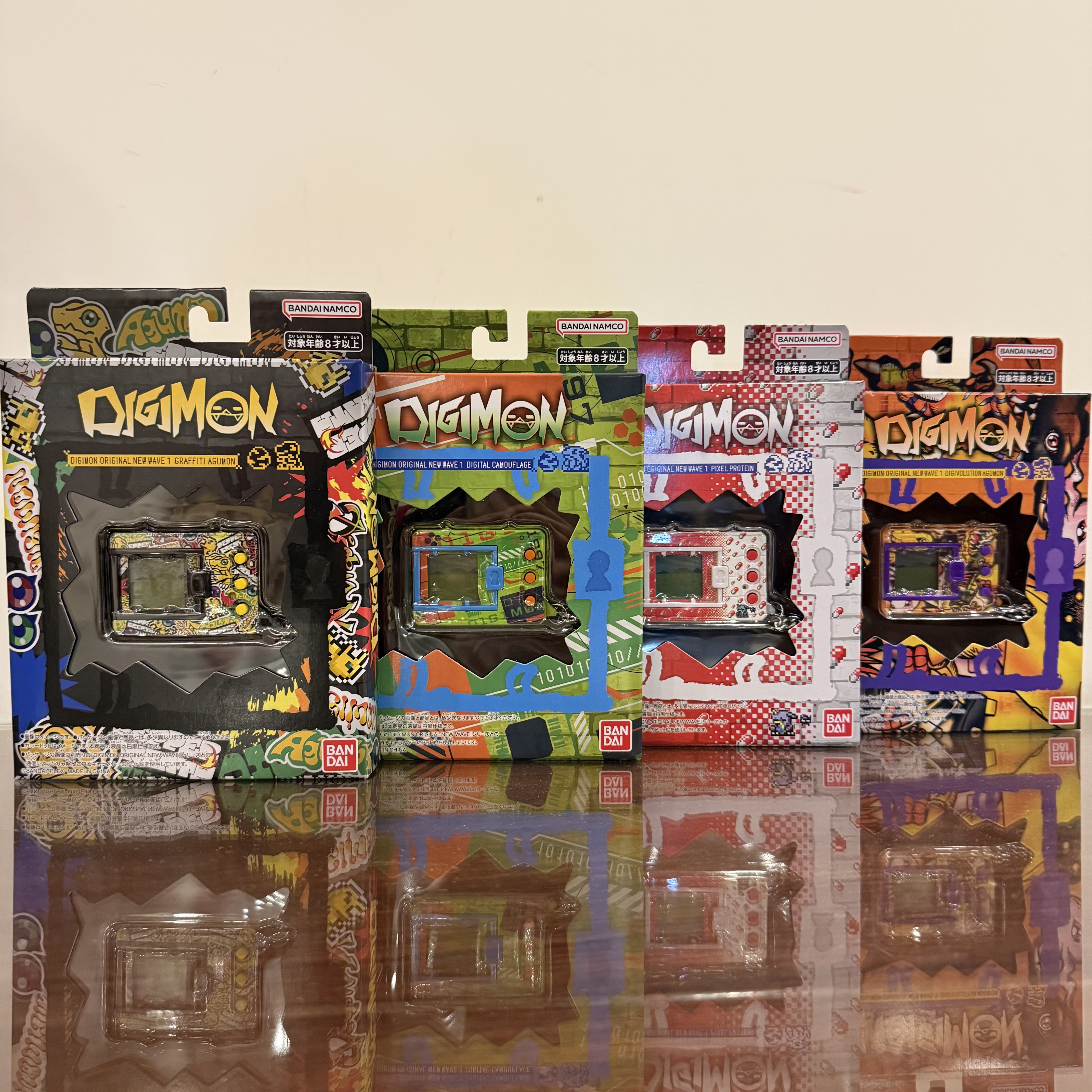 Делюкс-дом Bandai Digimon Origin. Машина для разведения тираннозавров. Машина для маскировки Agumon. Капсула. Готовый запас