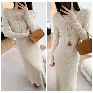 Slim and atmospheric, split-line V-neck knitted dress, high-waisted A-line skirt, autumn and winter long skirt, sweater skirt, base skirt
