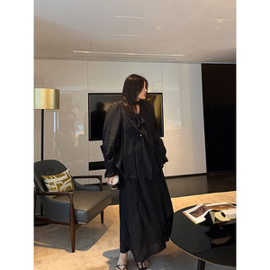 
Ready in stock! Pencil Xiaoxin plus size women's clothing Heavy Industry CP Tucker pleated lace ruffle collar shirt skirt suit