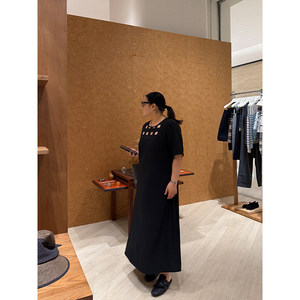 
Pencil Xiaoxin's plus size women's clothing covers the fleshy waist, slimming and eye-catching hollow dress
