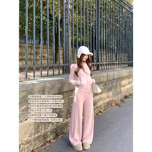 
Featured by Ashy Snow! Super comfortable warm velvet stand-up collar zipper sweatshirt and trousers suit with casual vertical texture