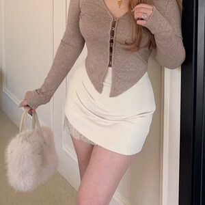 
[Wild Lychee] Miss Hera Pure Desire Slim Fit Anti-exposure Lined Temperament Hip-covering Short Skirt G029