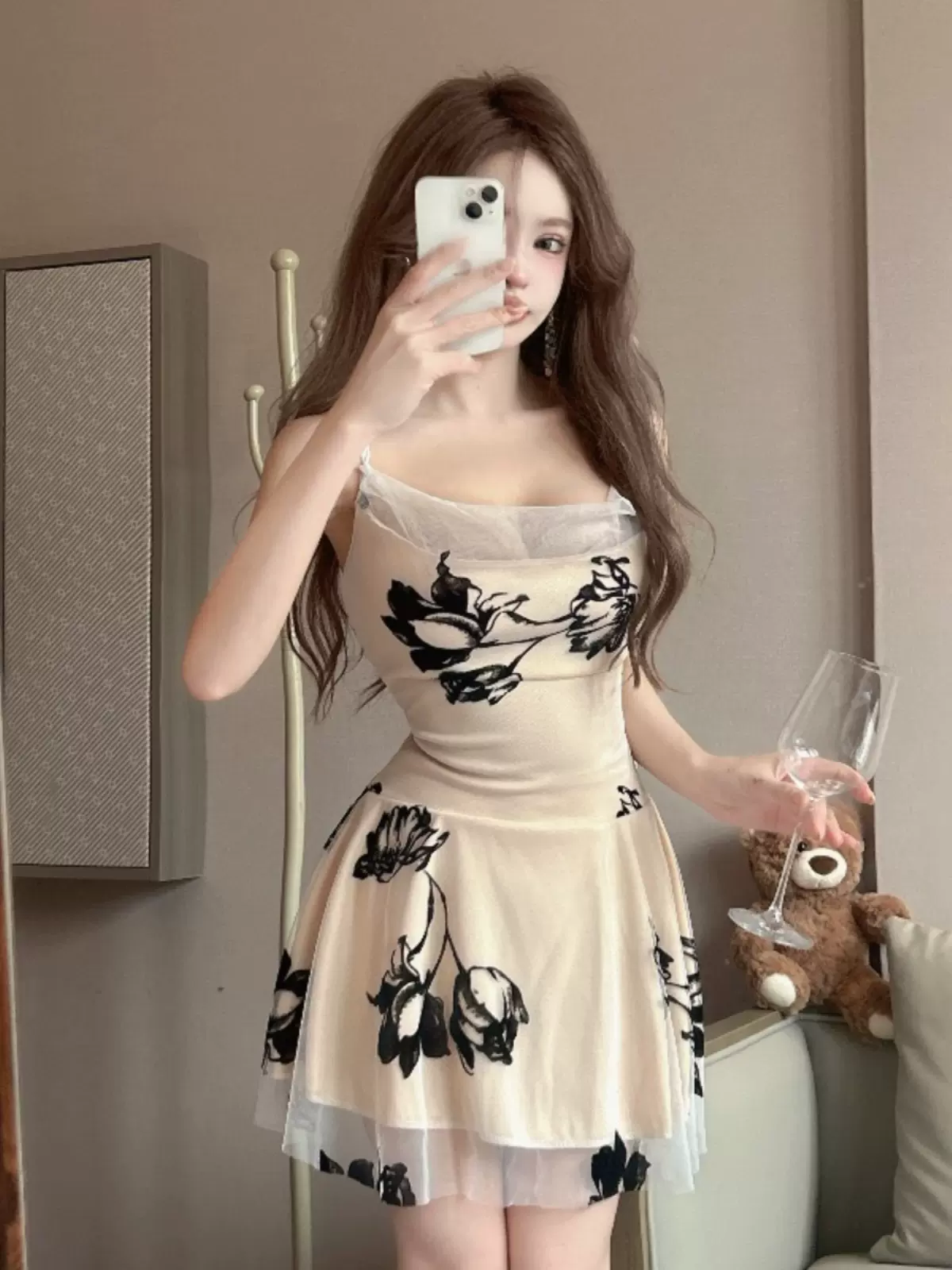 夏季网红主播衣服性感低胸网纱吊带裙收腰显瘦短款荷叶边连衣裙女