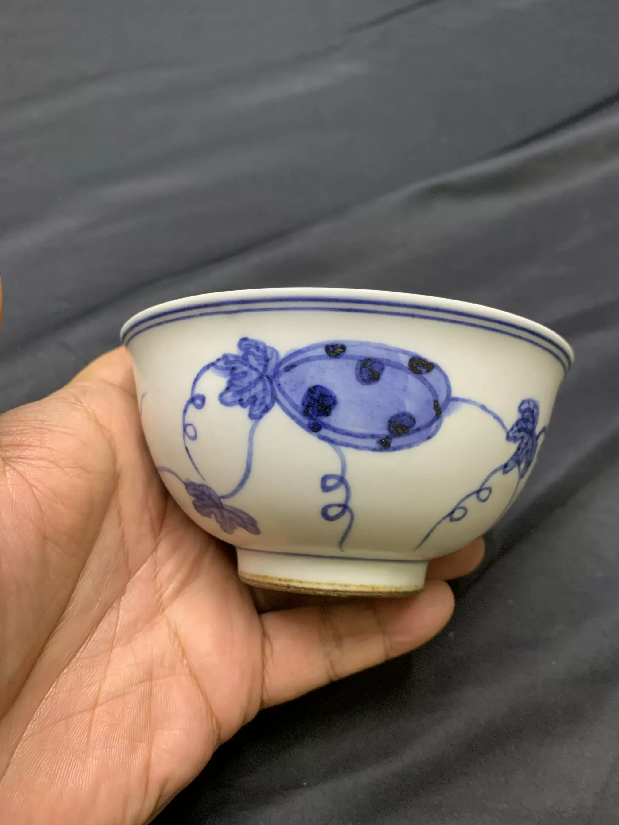 CI093 明嘉靖 青花兔子紋碗・青花月夜野兔子紋碗・青花碗・青花盞・染付月夜兎文碗・染付兎文碗 五客 谈中日陶瓷青花纹饰的异同