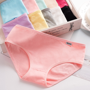 Pure color white large size pure cotton lady underwear female medium low waist full cotton non -trace girl student triangle bottom pants head
