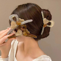 Color-Blocked Heart-Shaped Large Claw Clip, Shark Clip for the Back of the Head, Versatile Korean Style, High-End and Elegant Hair Clip