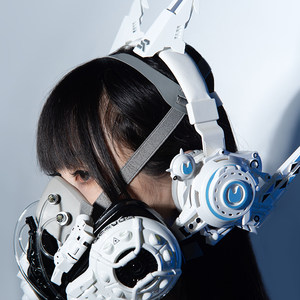 Cat Wireless Bluetooth headset wearing a female net red anchor computer headset race Bobo model
