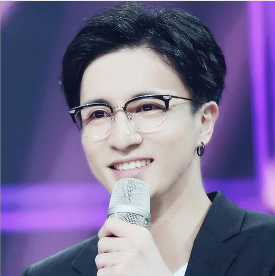 
Mizuhara Kiko Victoria Song retro Joker Xue same style glasses frame literary and artistic European and American Harajuku driving flat mirror glasses frame