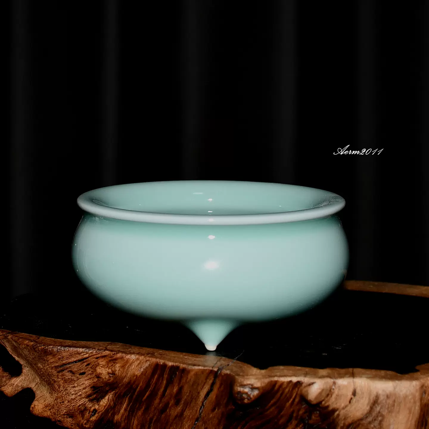 中国龍泉寺香炉 博物館展示品 来歴有 3045 宋時代 龍泉窯三足香炉 径約8.7