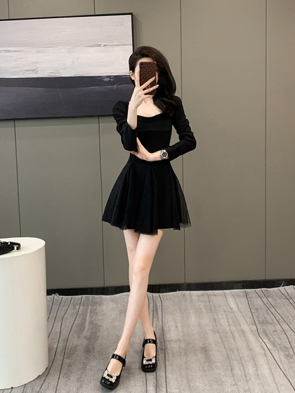 Hepburn wind U -collar dress spring, sexy long -sleeved long -sleeved long -sleeved slimming, thin waist, high waist, small black skirt children
