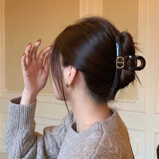 Fashionable and versatile gold label letters temperament grab clip large-sized hair shark clip high-end style hair card clip hair accessories