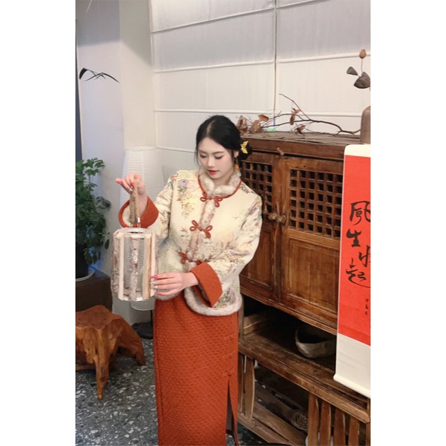 Happy New Year's New Year's New Year's Cotton Clothes + Gold Sprinkle Skirt Large Size Fat mm Set Slimming
