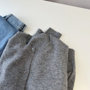 
Soft and lightweight 100% wool round neck one-breasted knitted cardigan Autumn thin simple versatile sweater jacket for women