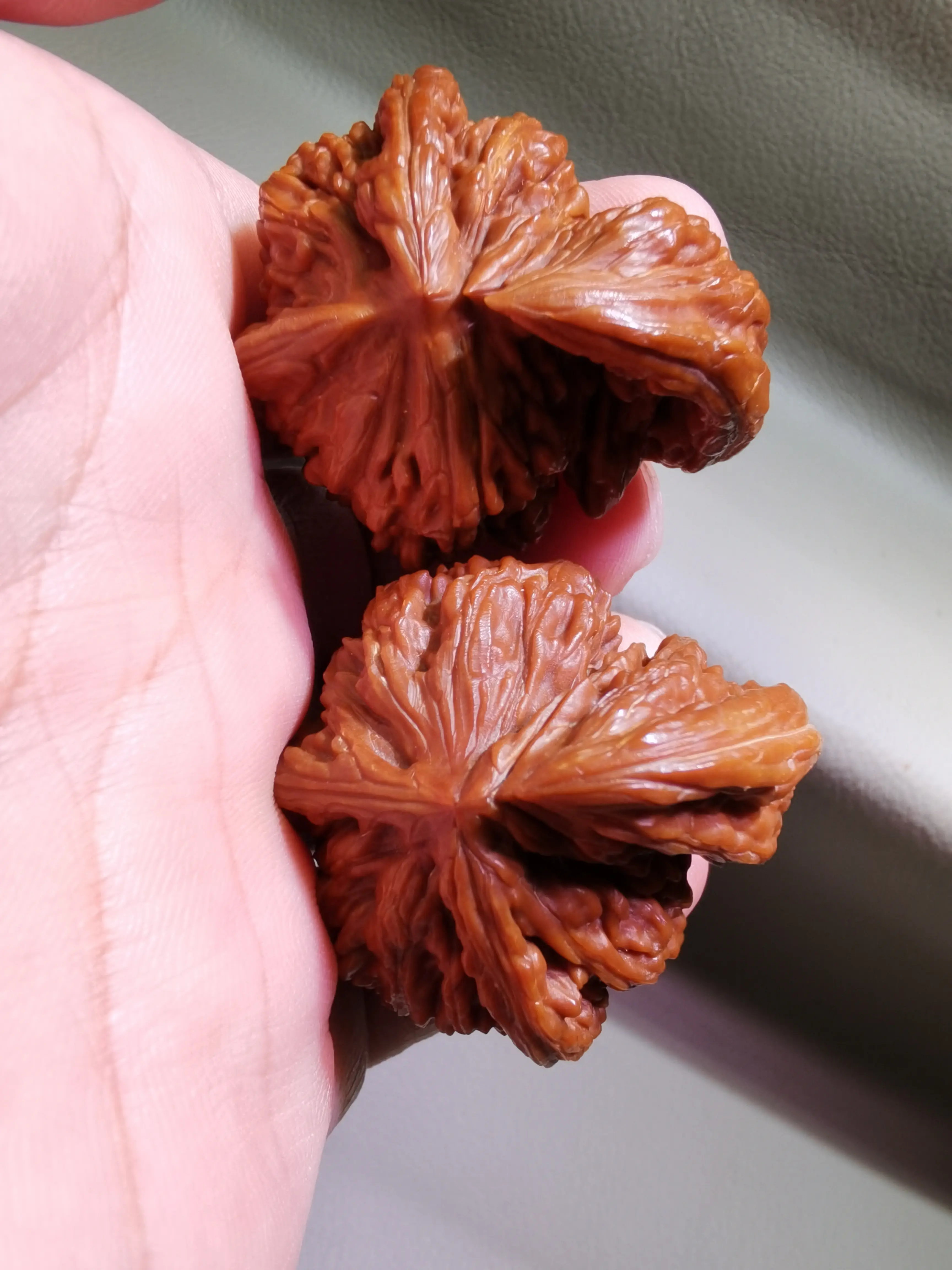 文玩核桃 原树吸血鬼官帽 32mm 官帽核桃】价格_官帽核桃图片- 京东