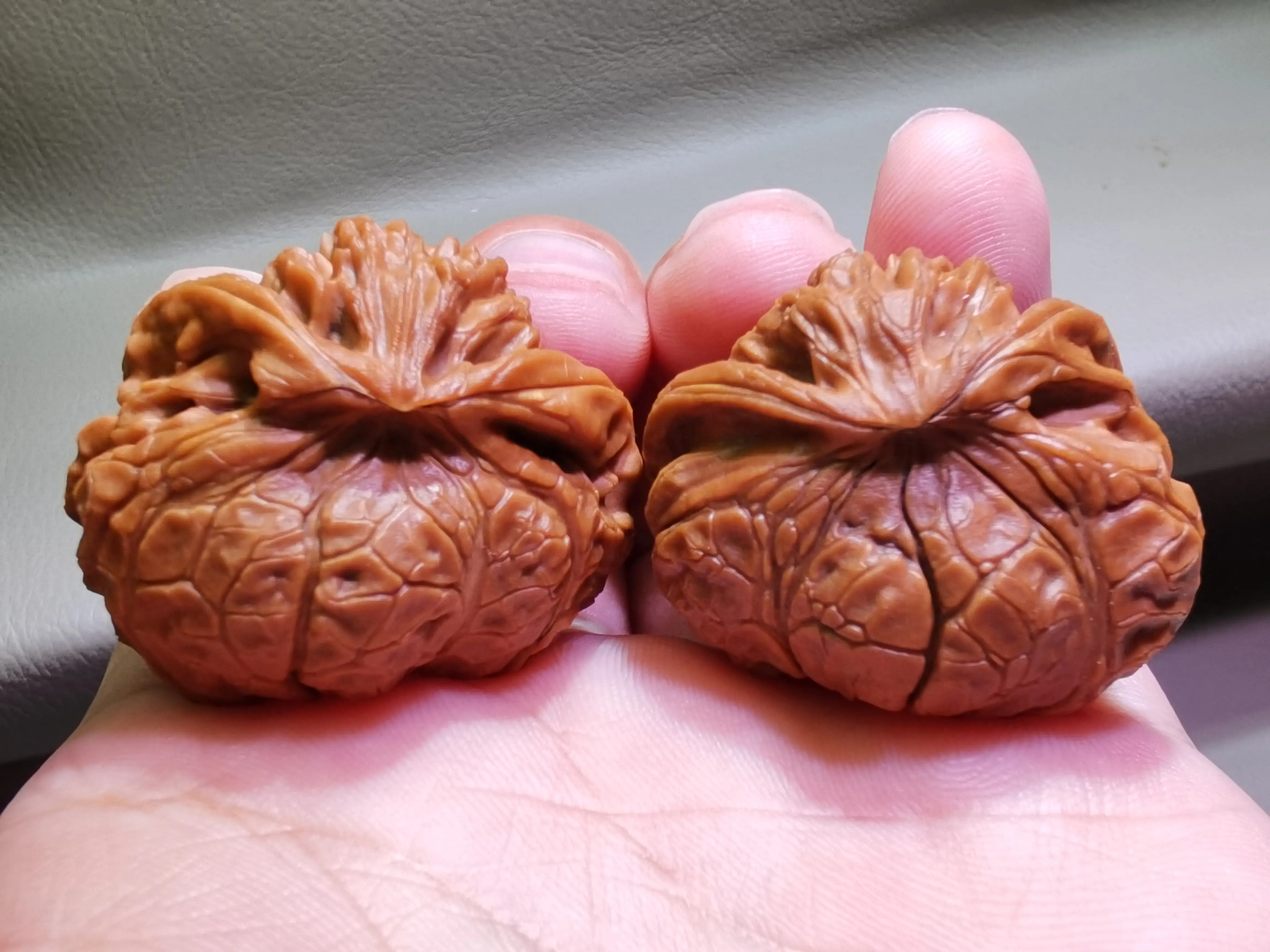 文玩核桃官帽座山雕鹰嘴蛇头异形精品纯天然麻核桃