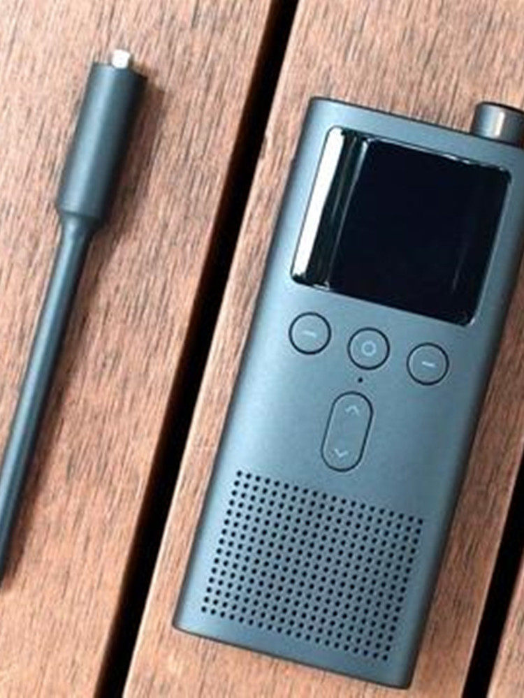 00小米米家对讲机2设计师打破了常规对讲机繁琐的外观印象,将更极简的