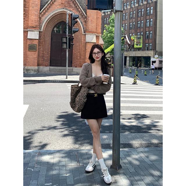 Adan versatile miu style skirt spring and autumn Korean style versatile high waist slim commuting black temperament A-line short skirt for women
