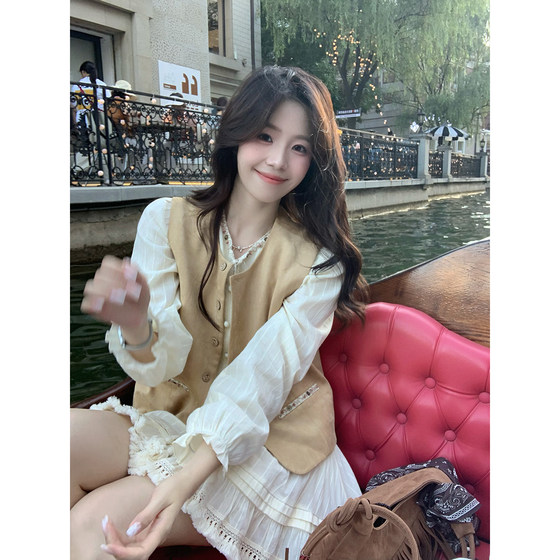 
Even Yiwen [Western style] Korean Gao Zhishen 100 cotton French heavy industry long-sleeved top + skirt suit