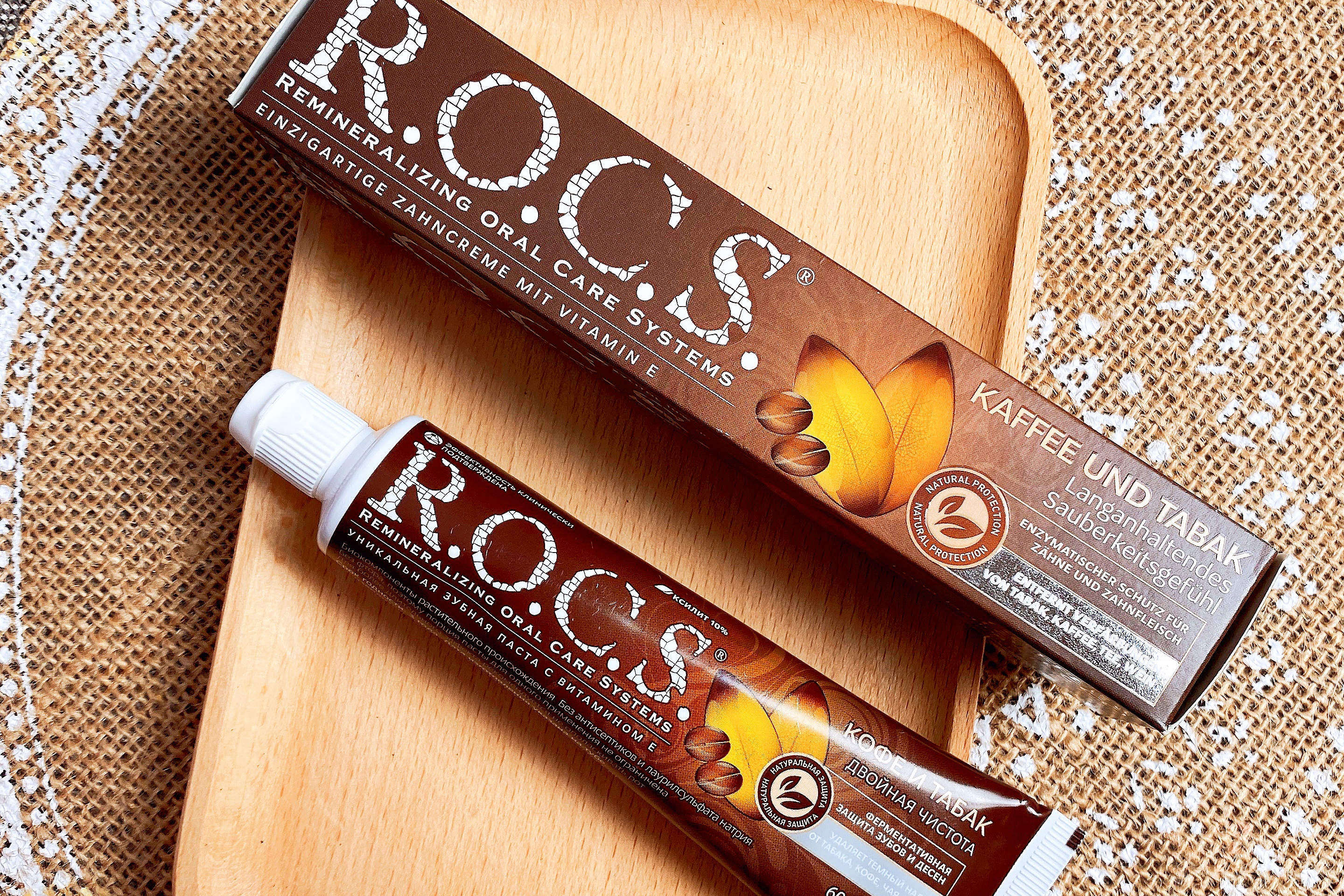 职场丽人拒绝黄牙rocs牙膏帮你找回