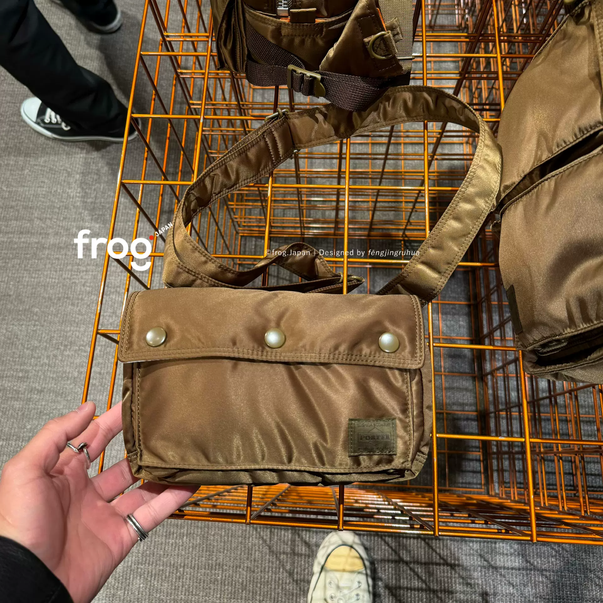 订购PORTER 吉田包TANKER COYOTE ENVELOPE BAG 90周年斜挎信封包