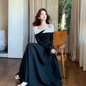 
Muzi Li's Li design cross-neck off-shoulder long-sleeved sweater contrasting color slim top high-waisted skirt autumn