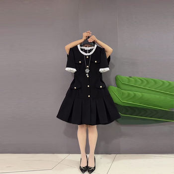 Small black skirt color-blocking collar short sleeve waist-hugging dress
