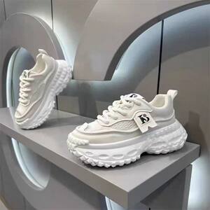 
Men's shoes for men's summer trendy brand casual sports shoes for running, non-slip thick sole, and high-rise inwards.