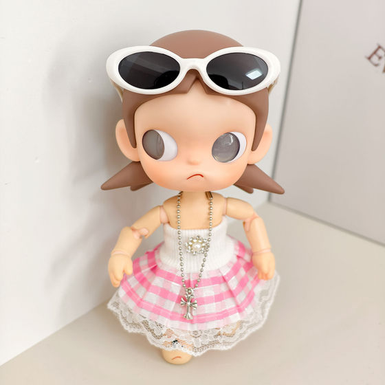 
Desire Accessories Plaid suspender skirt Zsiga Gazi sister movable doll decoration sunglasses necklace set trendy