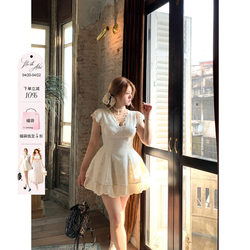 Annie Is Not Popular, but the Senna White Court-Style Hollow-Out Floral Dress with Small Flutter Sleeves Is a Plus-Size Design with a Waist-Cinching Effect