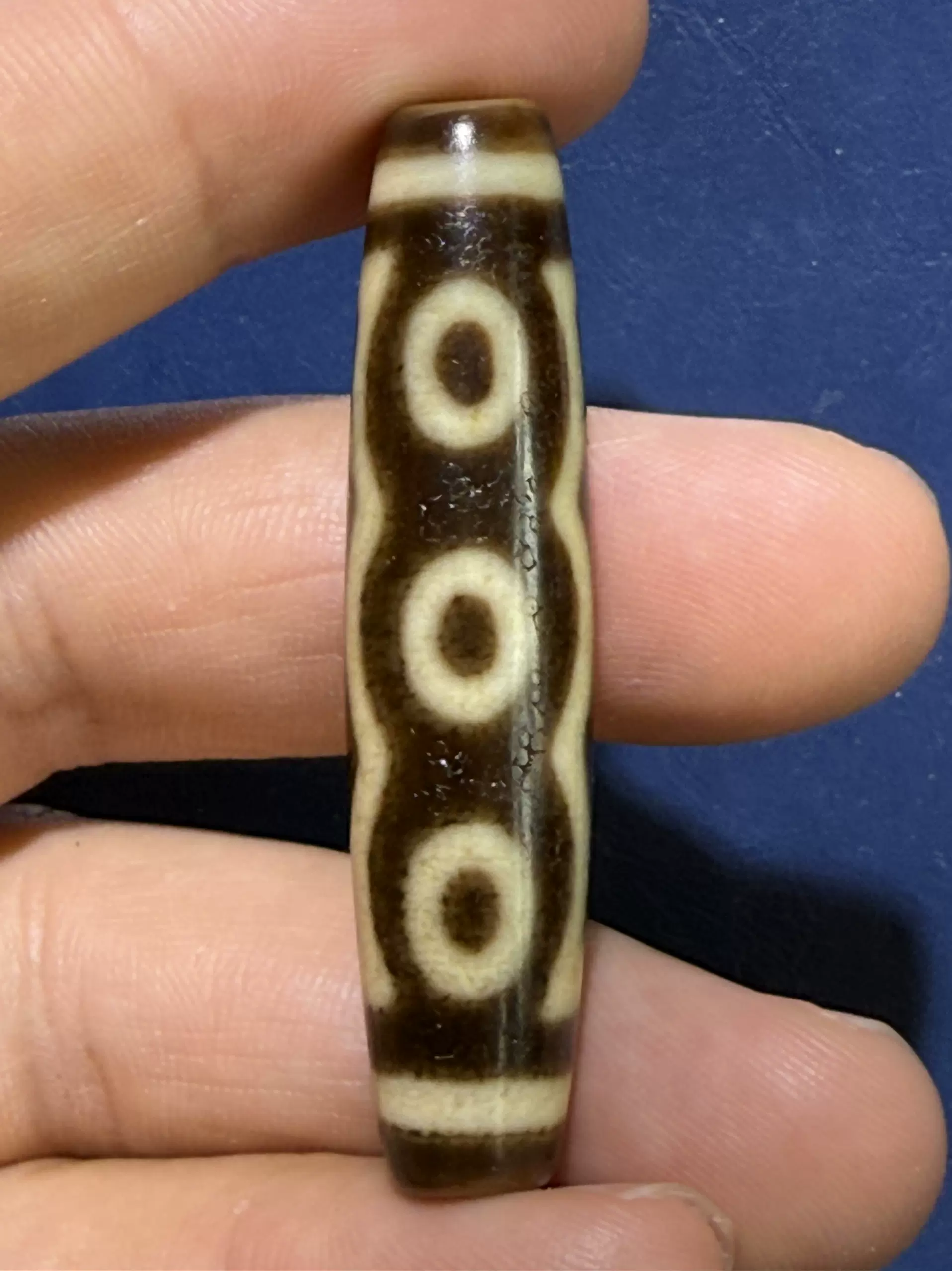 ⭕️ 台湾の上肯購入 高品質【十字六眼天珠】 本物瑪瑙石保証品80000円以上の品 一代老台湾上肯老超顶老许厂长手作超顶莲花二眼天珠至纯玛瑙页岩