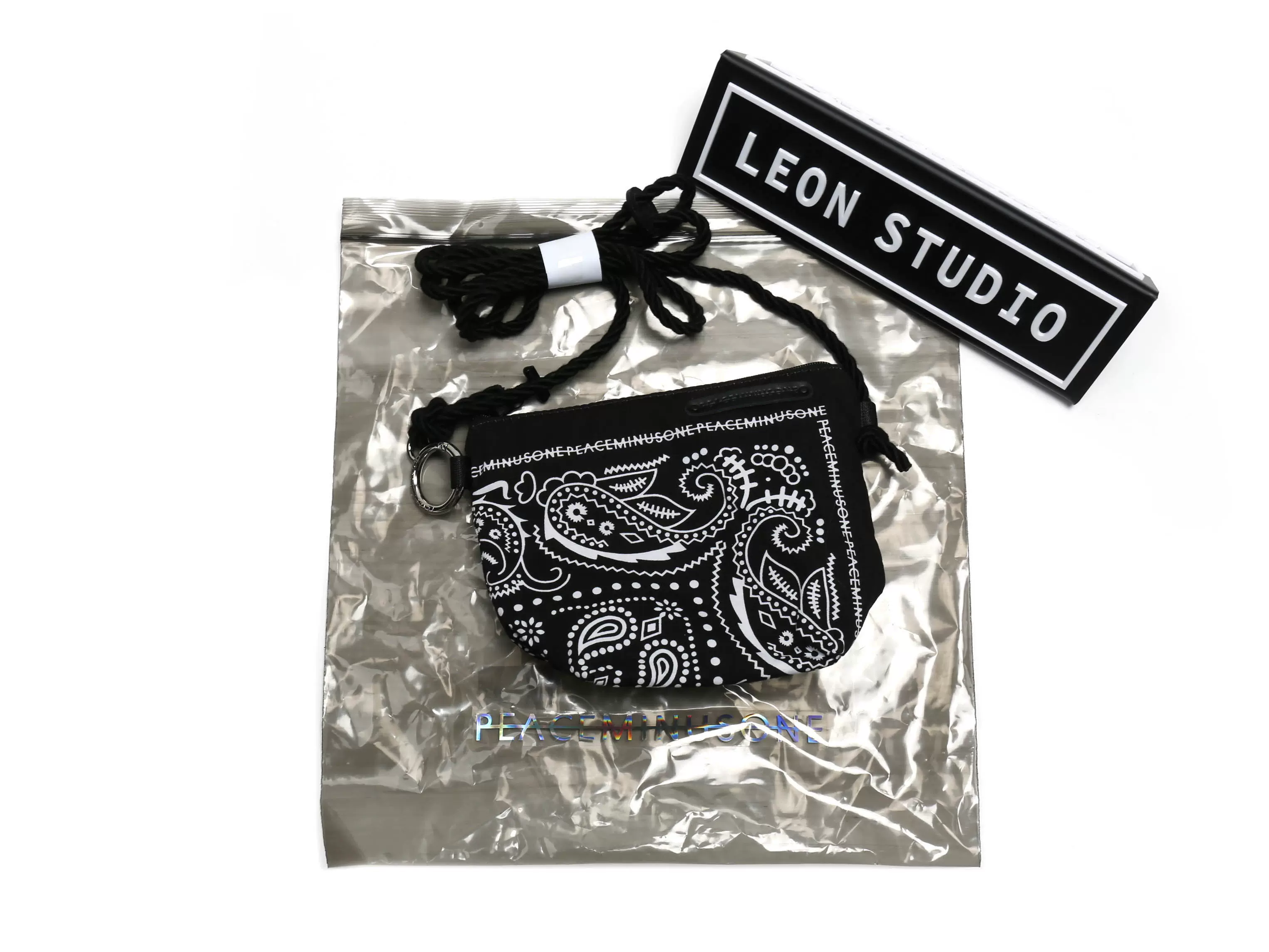 最前線の最前線のPEACEMINUSONE PMO BANDANA POUCH ポーチ レッド