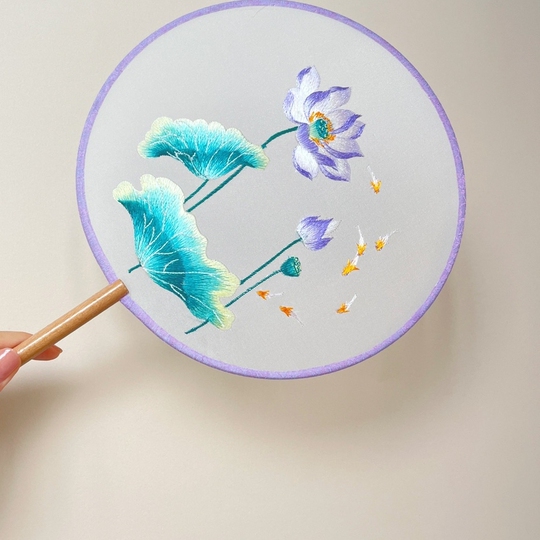 蘇扇 手刺繍の両面蓮 蘇扇 手刺繍の両面蓮