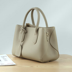 Bags for Women 2025 New Style Fashionable and Elegant Genuine Leather Women's Bag Autumn and Winter Large Capacity Cowhide Crossbody Mother's Handbag