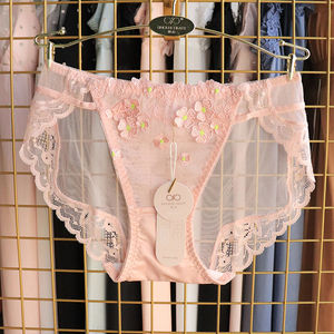 
2025 New Arrival Underwear Authentic New Pure Cotton Crotch Comfortable Low Waist Light Luxurious Embroidery Breathable Seamless Briefs