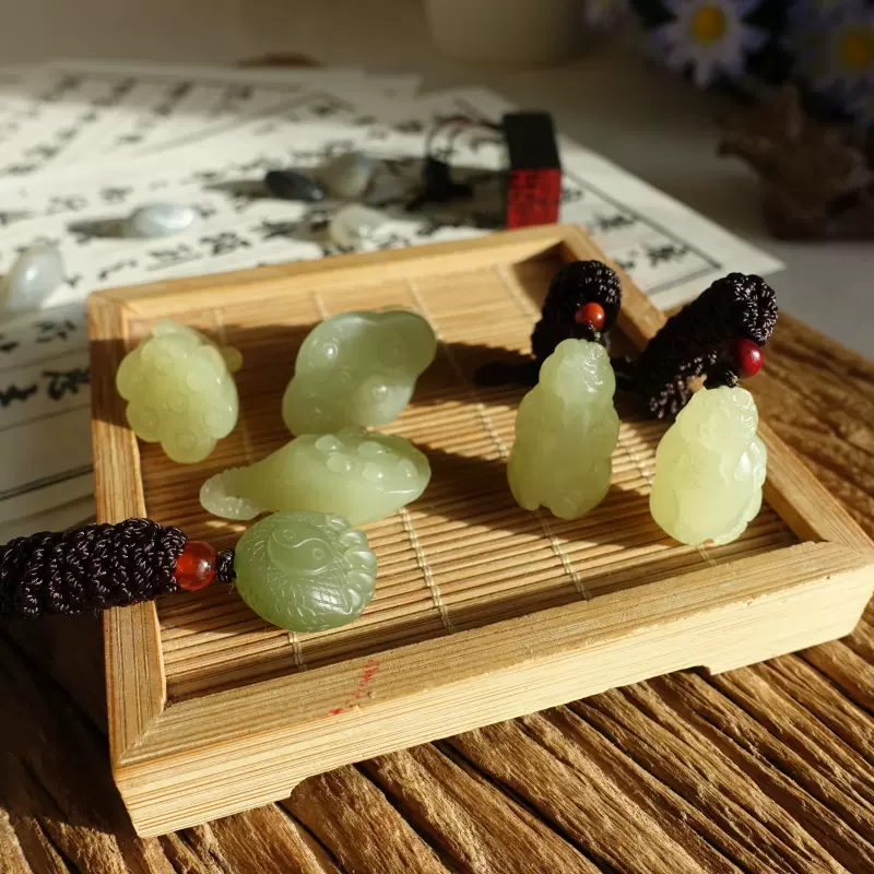 Y13)中国和田白玉精彫山水図玉牌 玉吊墜 鑑定書付き開運玉器珍品お守り本物保証 古玉老玉高古玉汉代和田青白玉镂空雕花开富贵玉佩吊坠挂件老玉器