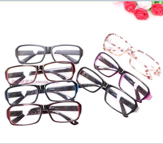 The new European and American retro myopia plate, flat -light mirror tide people glasses frame men and women big black round box glasses racks