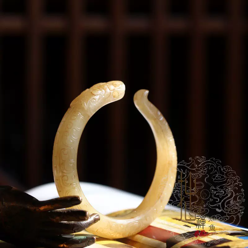 宋代 竜紋ブレスレット 古玉老和田白玉 中国美術骨董アンティークコレクション 宋代 竜紋ブレスレット 古玉老和田白玉 中国美術骨董