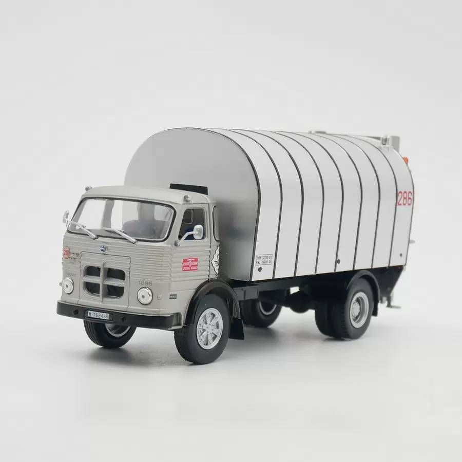 再再値下げTOYOTA TF104B 2004 Jarno Trulliミニカー MODELCARSWHOLESALE.COM
