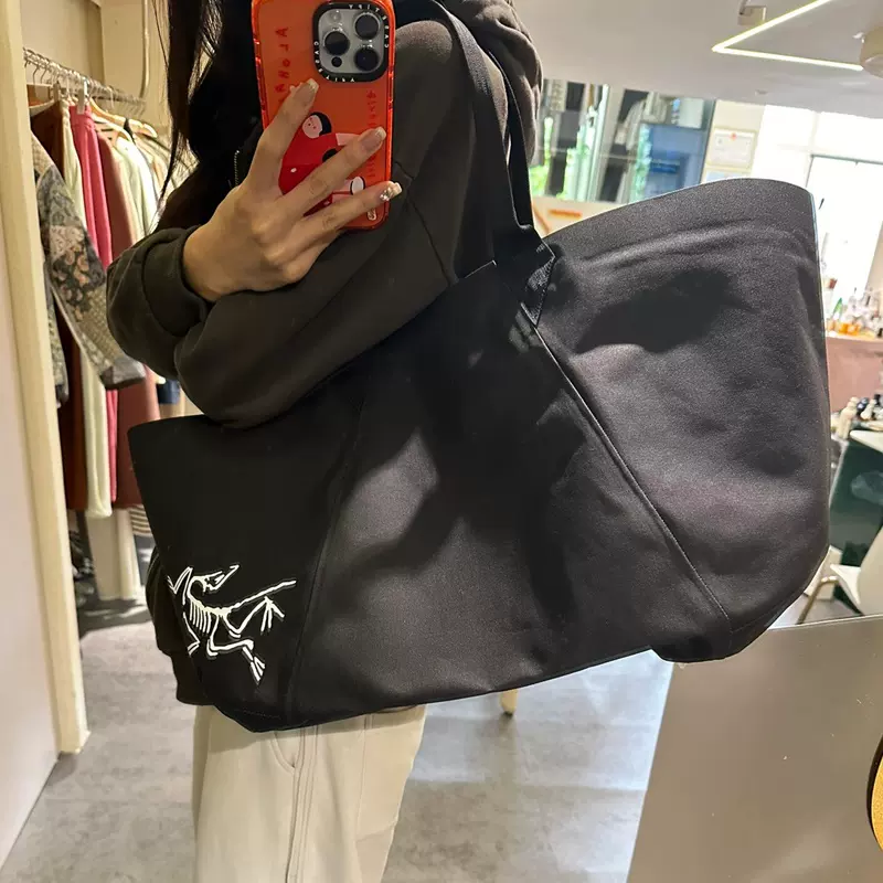 ARC'TERYX Carrier 45 Gear Tote 未使用 ARC'TERYX Carrier 45 Gear Tote 未使用 Carrier 45 Gear Tote | Arc