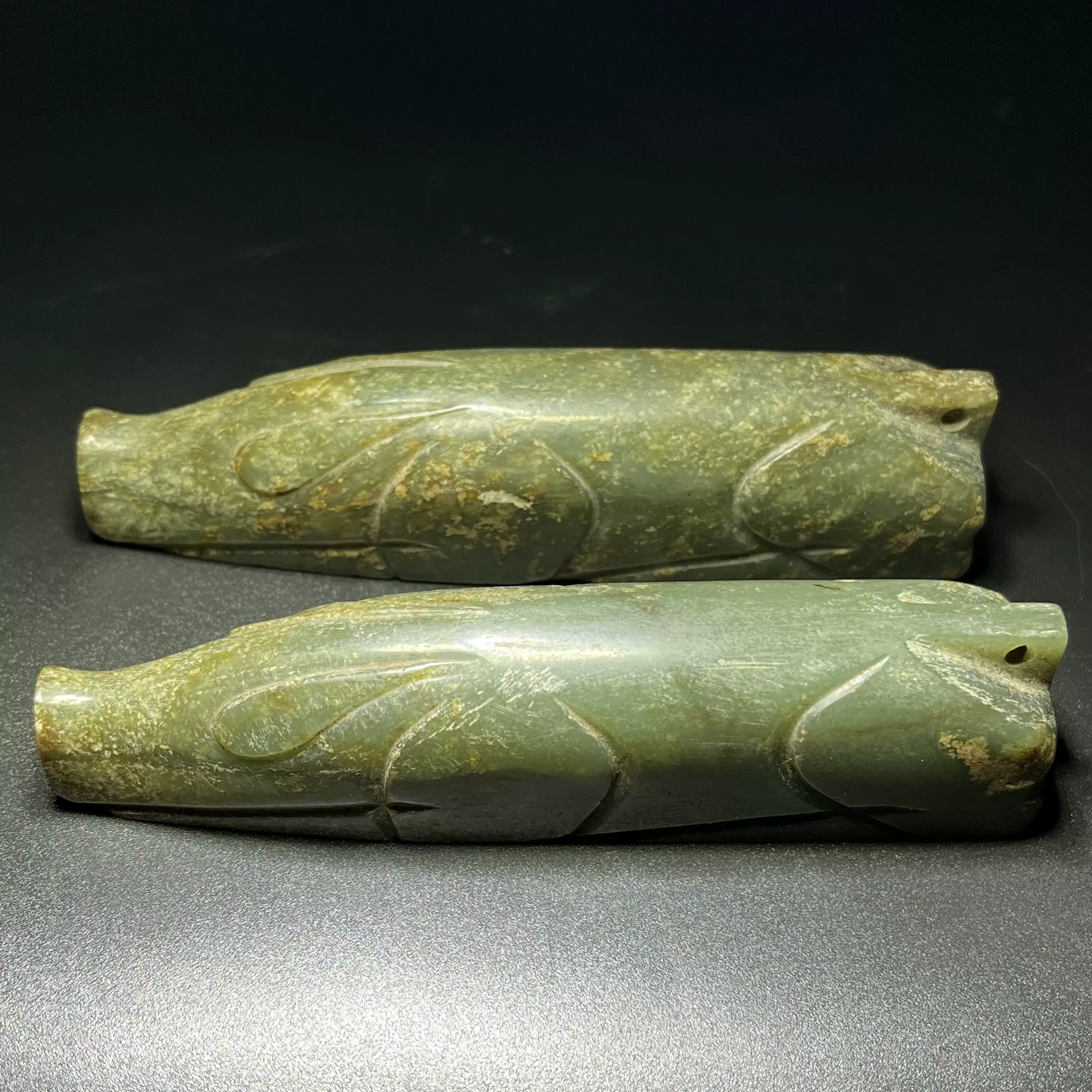 旧藏：清代和田玉如意童子， 青白玉质，包浆浑厚，油润度高