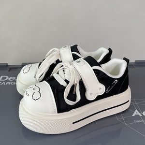 
2026 New Casual Shoes Women's Shoes Cute Fashion Cartoon Original House Style Versatile Girls Thick-soled Canvas Shoes