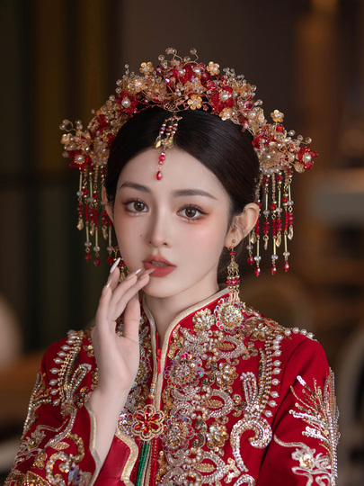 Traditional Bridal Headdress Amazon.com: GHKJ Chinese Style Bridal Tiara Crown, Phoenix  main image 4