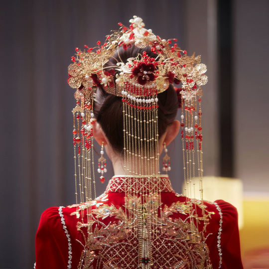 中国のアンティークスタイルの花嫁の頭飾りと鳳凰の王冠